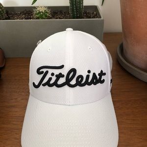 Titelist dobby tech staff white s/m golf hat